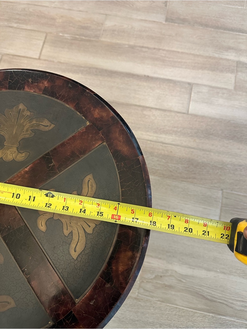 VTG Round Pedestal Accent Inlaid
Wood Top Table (18" Diameter/ 25" Tall) - Picture 3 of 8
